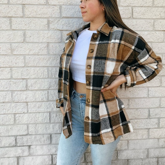 Plaid flannel shacket - Picture 4 of 4